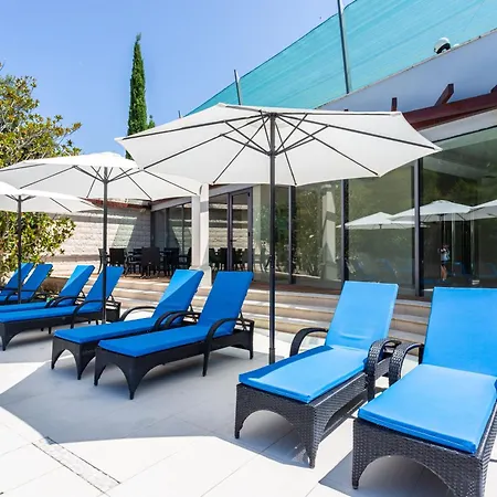 Grosse Mit Pool, Garten Und Terrasse Splitska